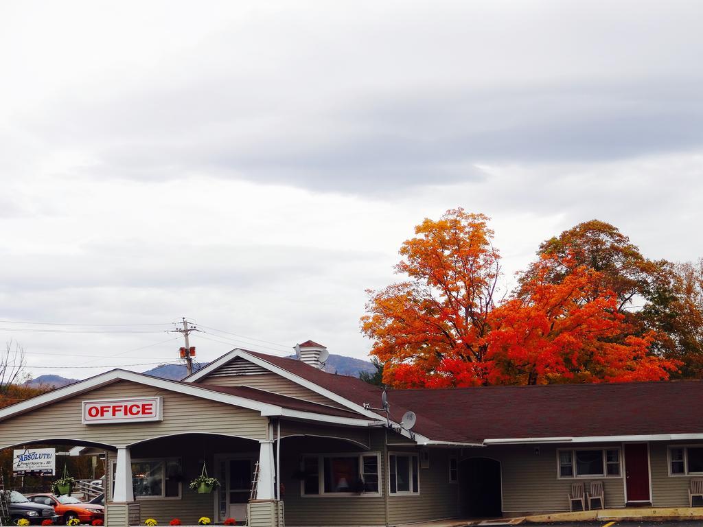 Gorham Motor Inn Exterior photo