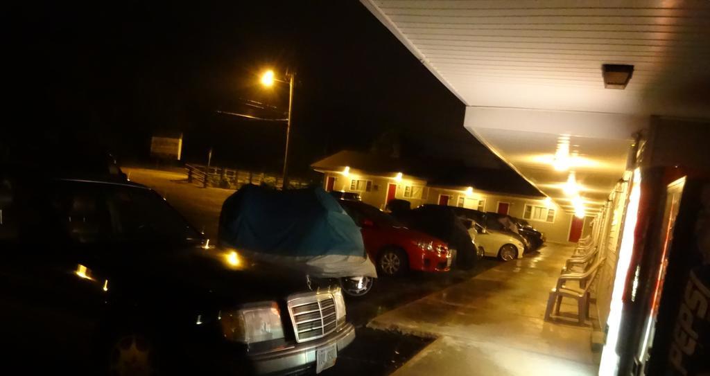 Gorham Motor Inn Exterior photo